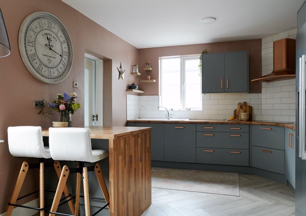 Warm wood kitchen preview